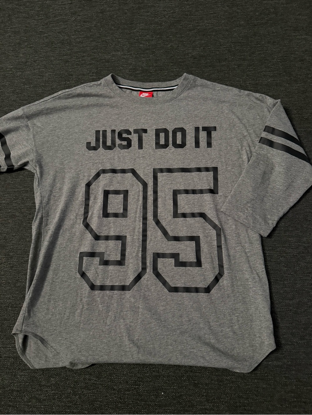Nike women’s retro  baseball style Gray 'Just Do It' 95 Graphic Tee size Large